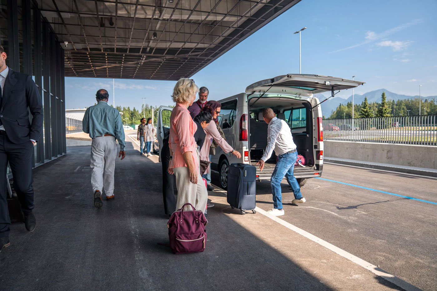 TRANSFER - AIRPORT SHUTTLE